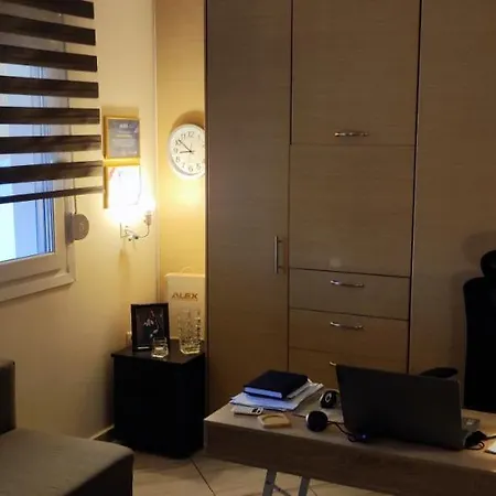 Adam House سالونيك