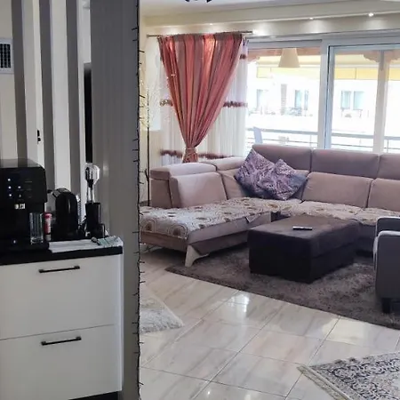 Adam House شقة